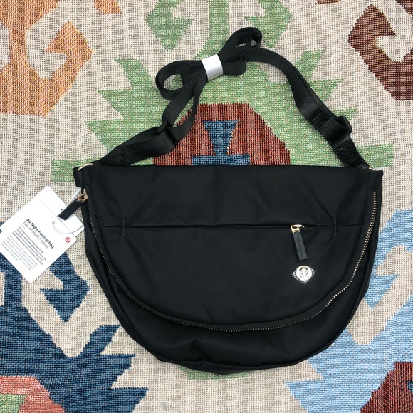Lululemon All Night Festival Bag 5L - Black Gold Hardware Travel Crossbody - Picture 1 of 7